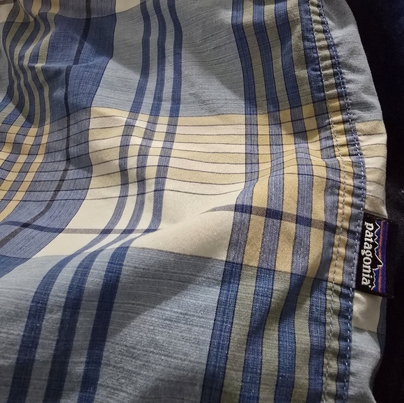 Patagonia Boy's Small "Gone Again" Shirt - Picture 7 of 7